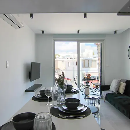 Phaedrus Living Seaside Luxury Flat Athina 108 شقة