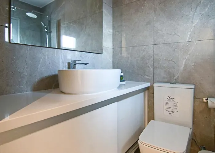 Phaedrus Living Seaside Luxury Flat Athina 108 파포스