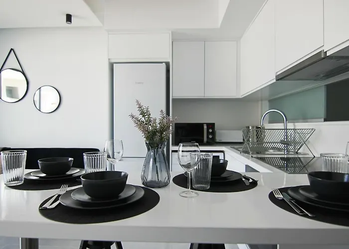 Phaedrus Living Seaside Luxury Flat Athina 108 * 파포스