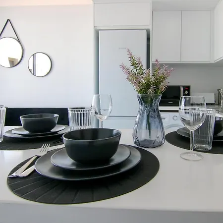 Phaedrus Living Seaside Luxury Flat Athina 108 Апартаменты